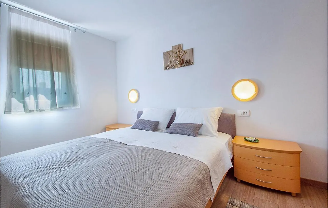 Amazing Home In Sikici With Wifi Pula Holiday home