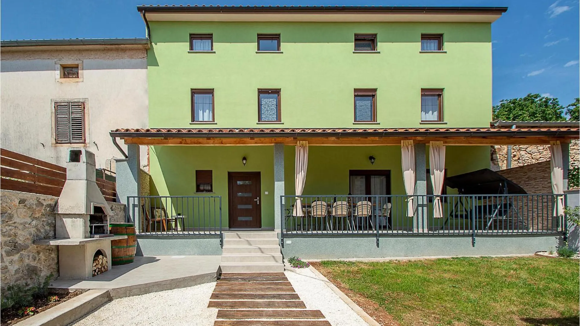 Amazing Home In Sikici With Wifi Pula