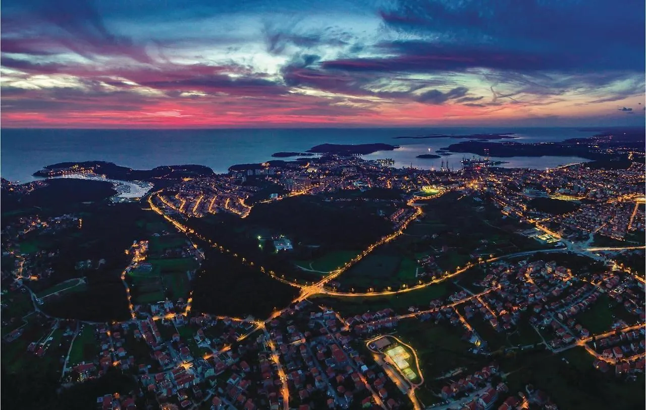 Amazing Home In Sikici With Wifi Pula Holiday home