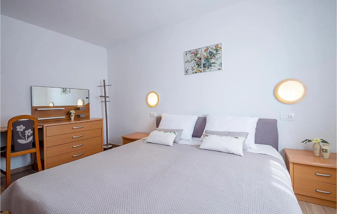 Amazing Home In Sikici With Wifi Pula